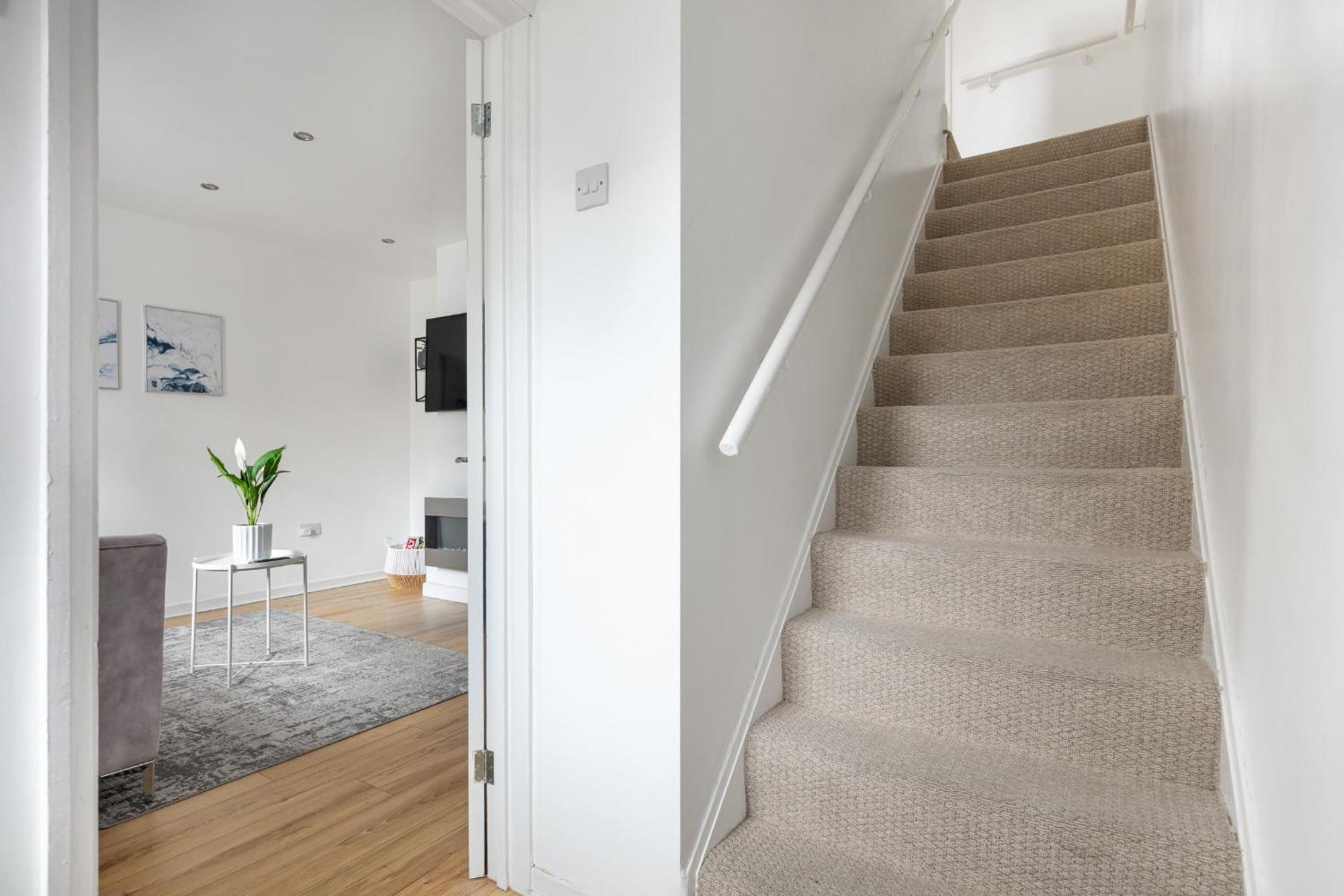 Gem - 2 Bed House, 6 Mins From Liverpool Street, Shops & Restaurants * Londra
